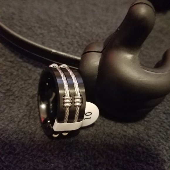 Ring - Picture 6 of 7